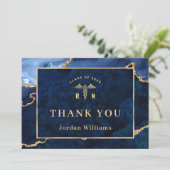 Carte De Remerciements Moderne Golden Blue Marble Agate RN Graduation (Debout devant)