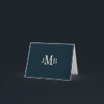 Carte De Remerciements Monogramme bleu et blanc pliéCarte de remerciement<br><div class="desc">Arrière - plan bleu marine avec initiales monogrammées blanches pliées carte de remerciements (blanc blanc à l'intérieur) Idéal pour la correspondance commerciale.</div>
