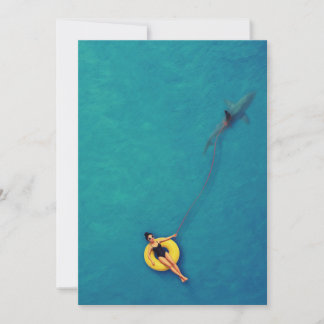 Carte De Remerciements Nageur promenant un requin dans l'océan