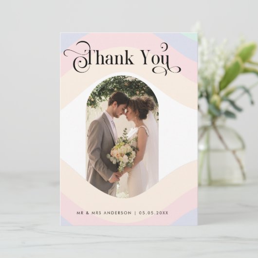 Carte De Remerciements Pastel Rainbow Arch Photo & Retro Script Mariage (Debout devant)