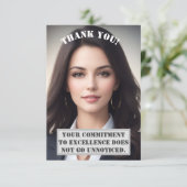 Carte de remerciements personnalisée : Excellence  (Debout devant)