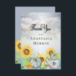 Carte De Remerciements Petit Citrouille | Baby shower pour garçons Sunflo<br><div class="desc">Un Petit Citrouille est en route et c'est tellement excitant ! Ce design Baby shower "Merci" présente des tournesols ensoleillés avec des citrouilles bleus et de la verdure à l'automne avec une mignonne petite canette d'arrosage contre un ciel bleu doux nuageux. Conception composite par Holiday Hearts Designs.</div>
