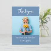 Carte de remerciements photo bleu poussiéreux (Debout devant)