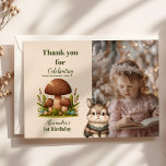 Carte De Remerciements Photo Bois Animaux Végétation Sauvage Un 1er<br><div class="desc">Express votre gratitude avec charme et fantaisie en utilisant notre Photo Woodland Animals Green Wild One 1st Birthday Carte de remerciements. Parfait pour transmettre des remerciements sincères à vos invités, cette carte combine d'adorables éléments boisés avec une touche personnelle. Caractéristiques principales : Design : Présente de charmantes illustrations d'animaux de...</div>