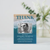 Carte De Remerciements Photo commémorative des funérailles de la plage (Debout devant)