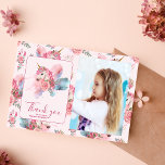 Carte De Remerciements Photo Cute Unicorn Rainbow Birthday Party<br><div class="desc">Capturez et partagez des souvenirs de gratitude avec notre Photo Cute Unicorn Rainbow Birthday Party Carte de remerciements. Ce n'est pas n'importe quelle carte de remerciements, c'est la porte d'entrée pour exprimer son appréciation avec une touche de charme et de magie. Que vous remerciiez les invités pour leur présence, leurs...</div>