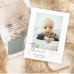 Carte de remerciements photo de bébé à script mini<br><div class="desc">Budget Minimum Script Photo Bébé Carte de remerciements. Le dos comprend un message de la famille et une 2ème photo. Cliquez sur le bouton Modifier pour customiser cette conception avec vos photos et détails.</div>