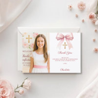Photo de fille avec un nœud rose Confirmation