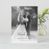 Carte De Remerciements Photo de mariage noir et blanc écriture moderne si (Debout devant)