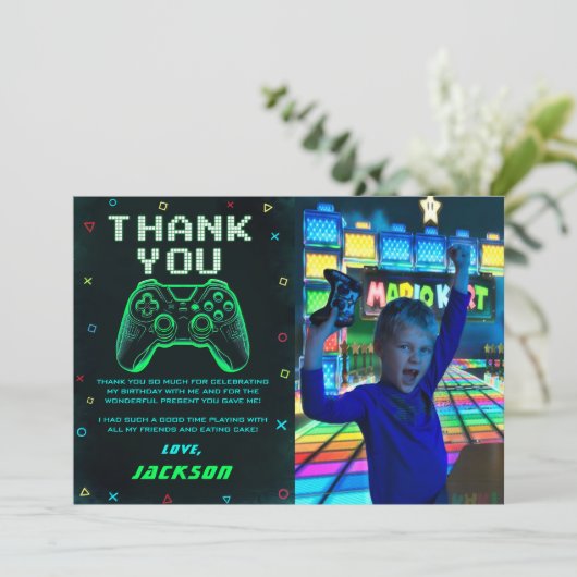 Carte De Remerciements Photo de naissance avec jeu vidéo d'arcade vert né (Debout devant)