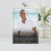 Carte De Remerciements Photo funéraire Elegant Gold Script (Debout devant)