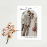 Carte de remerciements photo Mariage Arch Frame<br><div class="desc">Carte de remerciements mariage minimaliste et moderne. Le texte et les messages peuvent être modifiés à l'arrière de la carte. Pour une personnalisation plus avancée de cette conception, par exemple la modification de la disposition, de la police ou de la taille du texte, cliquez sur le bouton "PERSONNALISER" ci-dessus. Veuillez...</div>