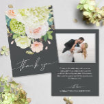 Carte De Remerciements Photo Mariage Chic Watercolor Florals<br><div class="desc">De belles aquarelles blanches et vertes avec des roses roses et crème,  des marguerites,  des petites fleurs et des feuilles sont présentées sur le devant de ces mariages légers onyx noir remerciement cartes. Votre photo et votre message sont imprimés au dos. CORRESPONDANCE d'objets dans notre collection.</div>