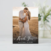 Carte de remerciements photo Mariage lettres main (Debout devant)