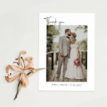 Carte de remerciements photo minimaliste Mariage<br><div class="desc">Carte de remerciements de mariage minimaliste et élégant avec typographie de script. Le texte et les messages peuvent être modifiés à l'arrière de la carte. Pour une personnalisation plus avancée de cette conception, par exemple la modification de la disposition, de la police ou de la taille du texte, cliquez sur...</div>