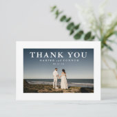 Carte De Remerciements Photo simple moderne élégante (Debout devant)