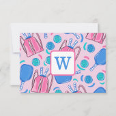Carte De Remerciements Pickleball Paddle et Balls Pink Preppy initial (Devant)
