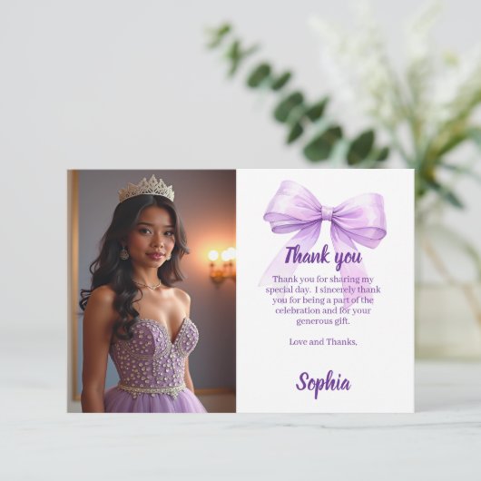 Carte De Remerciements Quinceanera photo bow violet script (Debout devant)