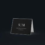 Carte De Remerciements Remerciements de mariage à monogramme simple noir<br><div class="desc">Dites merci avec une élégance intemporelle en utilisant cette carte de remerciement de mariage à monogramme noir et blanc. Le design minimaliste et la palette de couleurs classiques créent une apparence moderne et sophistiquée,  parfaite pour les mariées et les mariés qui aiment la papeterie de mariage simple et élégante.</div>