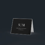 Carte De Remerciements Remerciements de mariage à monogramme simple noir<br><div class="desc">Dites merci avec une élégance intemporelle en utilisant cette carte de remerciement de mariage à monogramme noir et blanc. Le design minimaliste et la palette de couleurs classiques créent un look moderne et sophistiqué,  parfait pour les mariées et les mariés qui aiment la papeterie de mariage simple et élégante.</div>