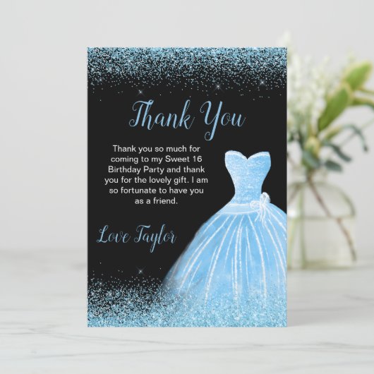 Carte De Remerciements Robe bleu clair Faux Parties scintillant Douce 16  (Debout devant)