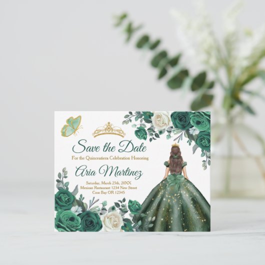 Carte De Remerciements Robe verte Emeraude Quinceañera Enregistrer la dat (Debout devant)