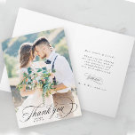 Carte De Remerciements Romantique Noir Calligraphie Mariage photo pliée<br><div class="desc">Ce carte de remerciements plié mariage présente des calligraphies élégantes et romantiques avec du texte personnalisé à l'intérieur. Parfait pour les mariages,  anniversaires,  diplômes et autres événements. Pour une personnalisation plus avancée de cette conception,  cliquez sur le BOUTON OUTIL DESIGN BLEU ci-dessus !</div>