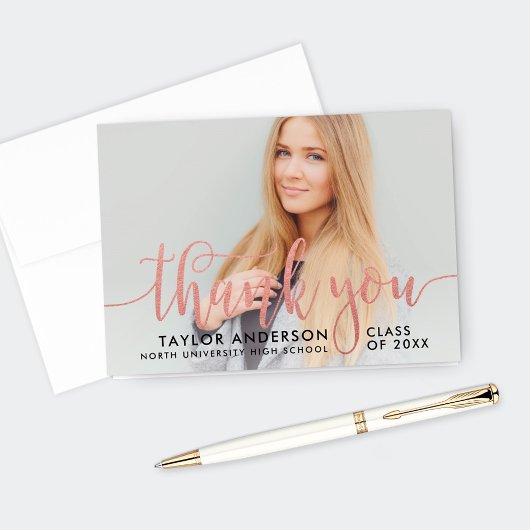 Carte De Remerciements Rose moderne Gold Script Graduation Photo