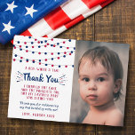 Carte De Remerciements Rouge, blanc et deux 4 juillet photo du 2e anniver<br><div class="desc">Dites merci avec style avec ces cartes de remerciement en rouge tendance et deux 4 juillet photo de 2e anniversaire. La photo et le libellé du modèle sont faciles à personnaliser et votre famille et vos amis seront ravis de recevoir ces fabuleux remerciements.</div>