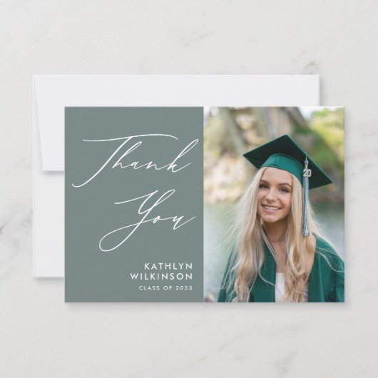 Carte De Remerciements Sage Green Élégant Script Simple Photo Graduation (Devant)