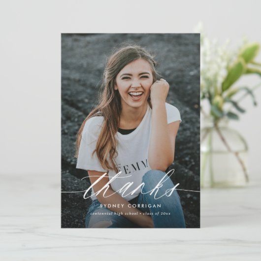 Carte De Remerciements Script de calligraphie simple Deux diplômes photo (Debout devant)