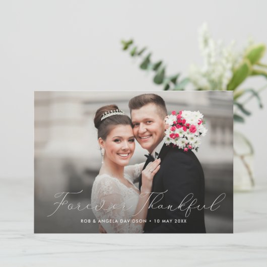 Carte De Remerciements script délicat photo mariage double face (Debout devant)