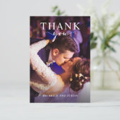 Carte De Remerciements Script moderne Simple Mariage Photo Élégant (Debout devant)