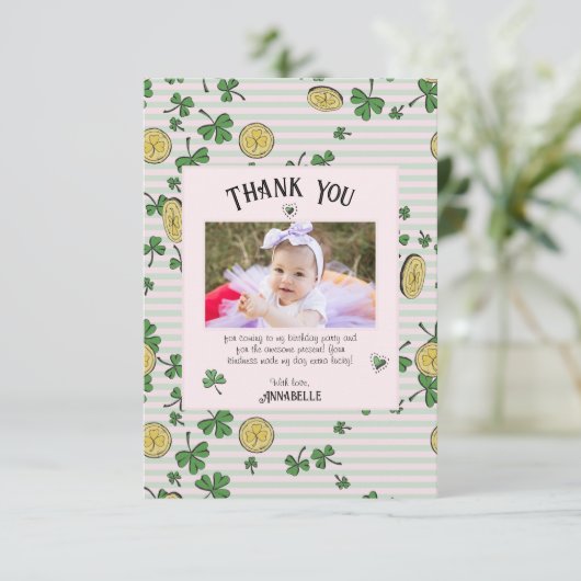 Carte De Remerciements Shamrocks et pièces irlandais rose et vert Anniver (Debout devant)