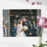 Carte De Remerciements Simple Elegant Moderne Mariage Photo Nouveaux mari<br><div class="desc">Ce modèle de mariage photo horizontal simple et élégant présente un design élégant, minimaliste et moderne. La forme par défaut est les angles arrondis standard, mais les angles arrondis fonctionnent aussi merveilleusement avec ce design, alors essayez les deux regards et voyez lequel vous attrape! L'avant présente votre photo préférée, vos...</div>