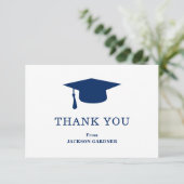 Carte De Remerciements Simple Navy Blue Mortar Board Modernisation gradua (Debout devant)