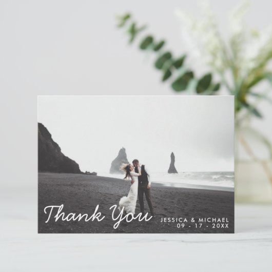 Carte De Remerciements Simple Script moderne Mariage élégant (Debout devant)