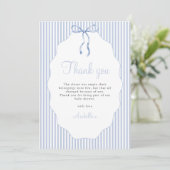 Carte De Remerciements Sweet Pinstriped Blue Bow Baby Shower (Debout devant)