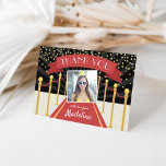 Carte De Remerciements Tapis rouge Hollywood photo personnalisée<br><div class="desc">Une touche de finition parfaite à votre thème hollywoodien sweet sixteen, quinceanera ou fête bat mitzvah, ces cartes de remerciement personnalisées comprennent un tapis rouge et une illustration de corde de velours VIP avec trois champs de texte personnalisés, ainsi qu'un modèle photo. Customisez avec un message pré-imprimé à l'intérieur en...</div>