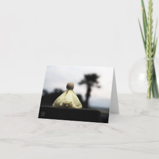 Carte De Remerciements Trots Houten poppetje op catwalk in geel jurkje.