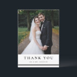 Carte De Remerciements Typographie classique noire et blanche Mariage pho<br><div class="desc">Envoyez des remerciements à votre famille et à vos amis pour avoir assisté à votre journée spéciale avec cette carte à plat personnalisable de mariage. Il présente une typographie classique et des accents rayés. Personnalisez en ajoutant vos photos et détails mariages. Cet élégant carte de remerciements de mariage est disponible...</div>