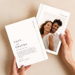 Carte De Remerciements Typographie moderne Mariage photo simple<br><div class="desc">Express votre gratitude avec notre Typographie Moderne Simple Photo Mariage Carte de remerciements. Ces cartes élégantes présentent un design simple et moderne avec un message et une photo personnelle. Parfait pour remercier famille et amis. Idéales pour les mariages de destination et les douches nuptiales, elles offrent une façon élégante de...</div>