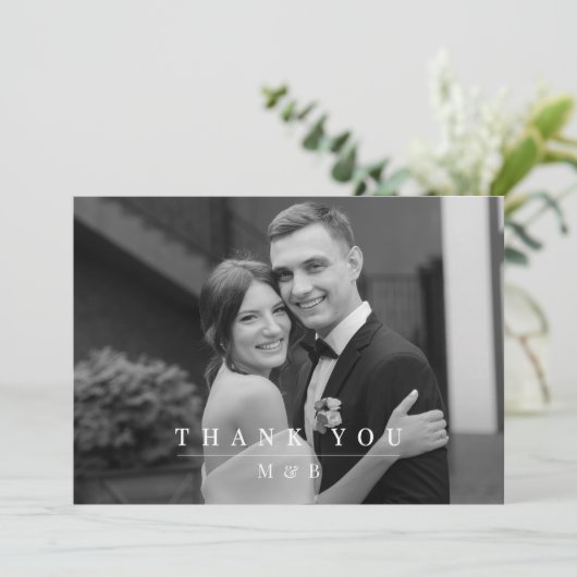 Carte De Remerciements Typographie moderne Simple Elégant Mariage Photo (Debout devant)