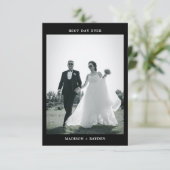 Carte De Remerciements Typographie noir et blanc Mariage photo (Debout devant)