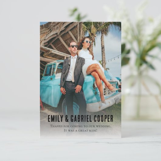 Carte De Remerciements Unique Fun Kitschy Honeymoon Photo Mariage (Debout devant)