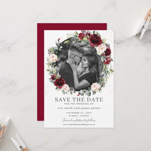 Carte de Remise à Date de Mariage Fleurie Burgundy (Devant/Arrière en situation)