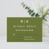 Carte de réponse de mariage au monogramme vert sau (Debout devant)