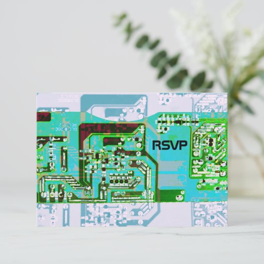 Carte de réponse de mariage de geek high-tech (Debout devant)