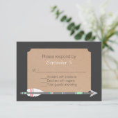 Carte de réponse de mariage Flèche Tribale Grise (Debout devant)