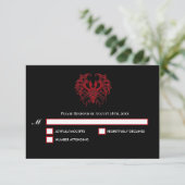 Carte de réponse de mariage gothique noir et rouge (Debout devant)